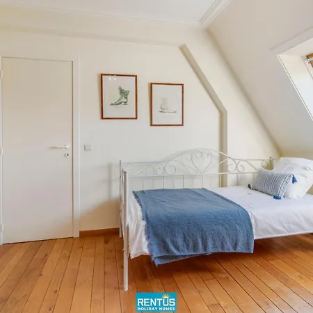 Sandsedge - With Amazing Rooftop Terrace Apartment *
