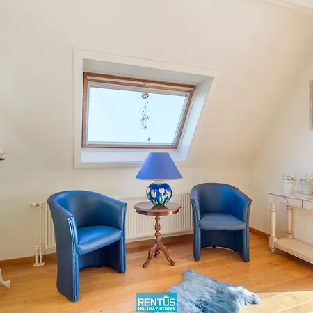 Sandsedge - With Amazing Rooftop Terrace Apartment